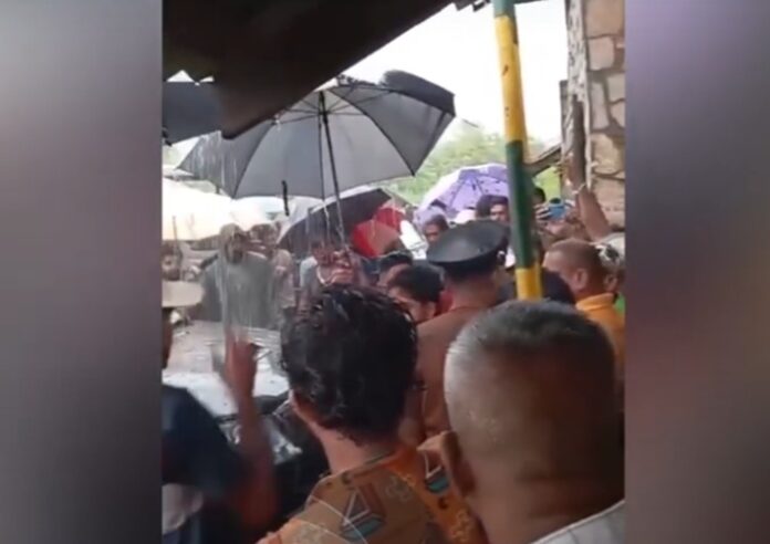 Tense situation reported between safari jeep drivers at Yala