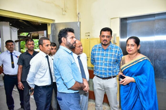 Kuliyapitiya accident : Govt officials visit injured children