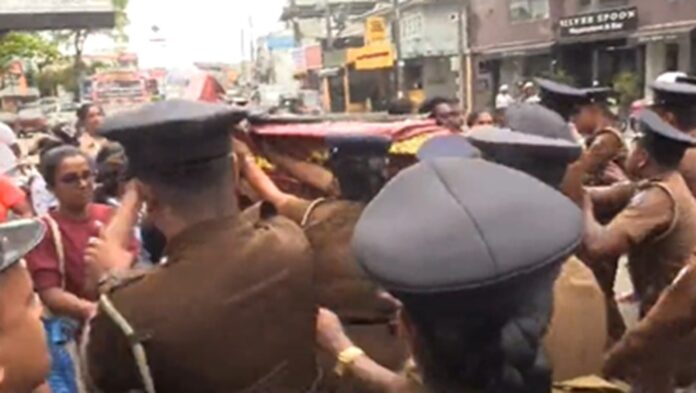 Police stop protesters from entering JVP headquarters