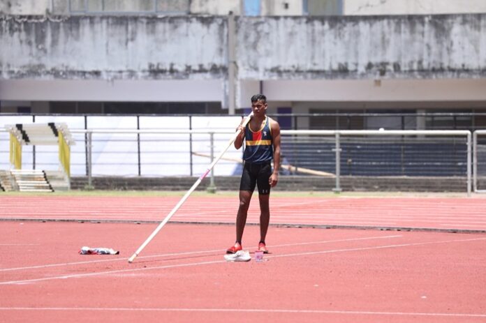 Sri Lanka Army athlete sets new national Pole Vault record